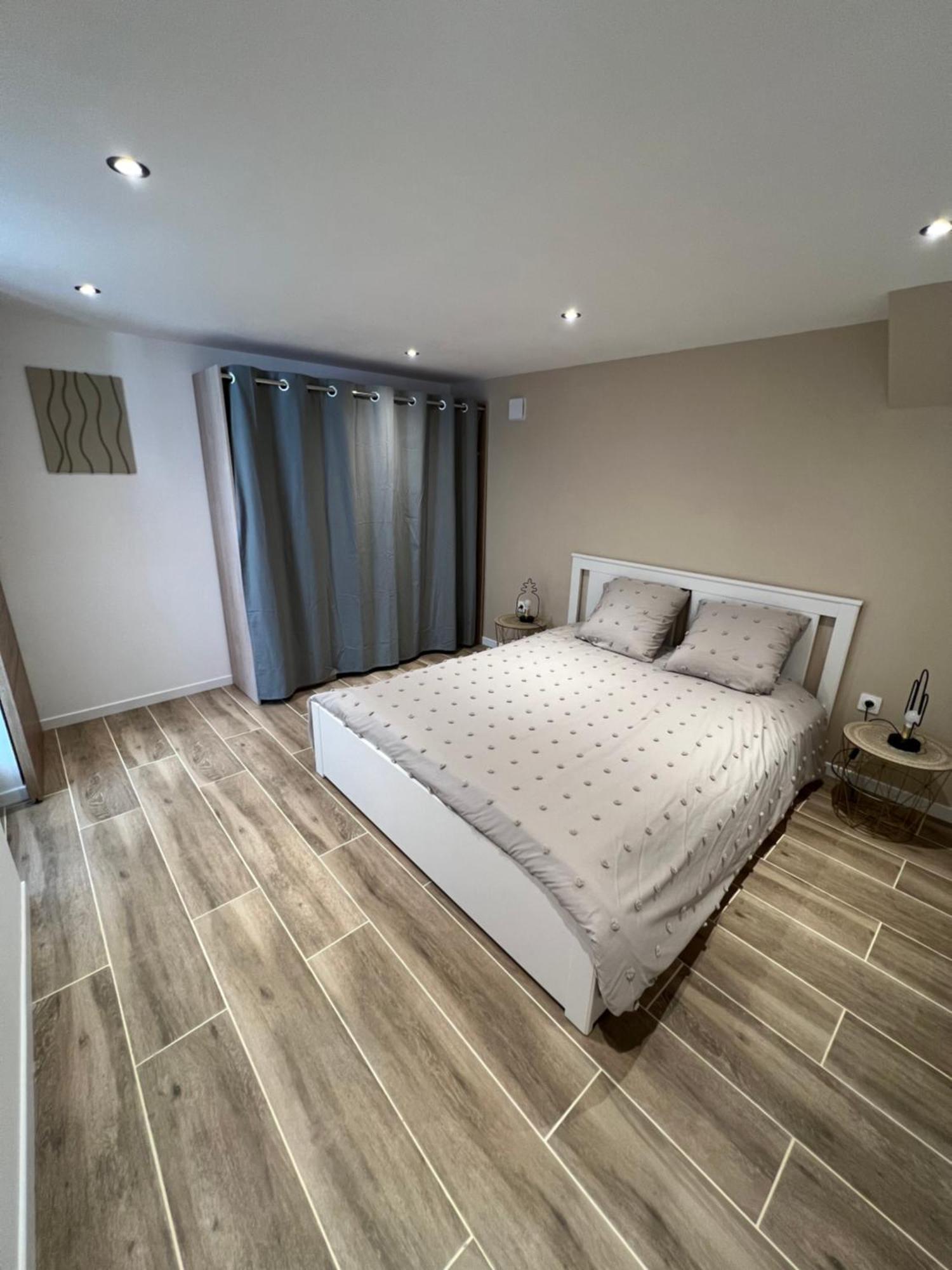 Appartement T2 Avec Jardin Puget-sur-Argens Exterior photo